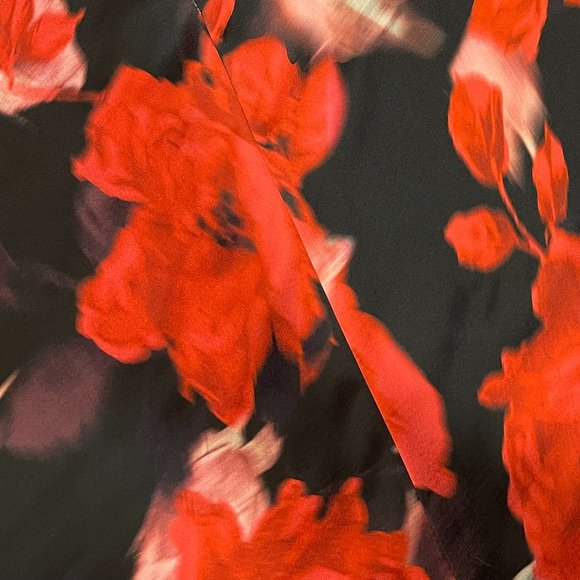 NWT‎ Victoria's Secret Black & Red Silky Floral Nightdress, Size M - Picture 3 of 5